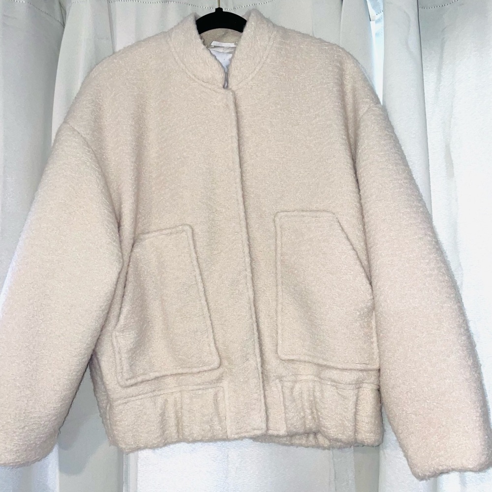 Mango Cream Teddy Jacket with Cropped Silhouette and Structured Shoulders